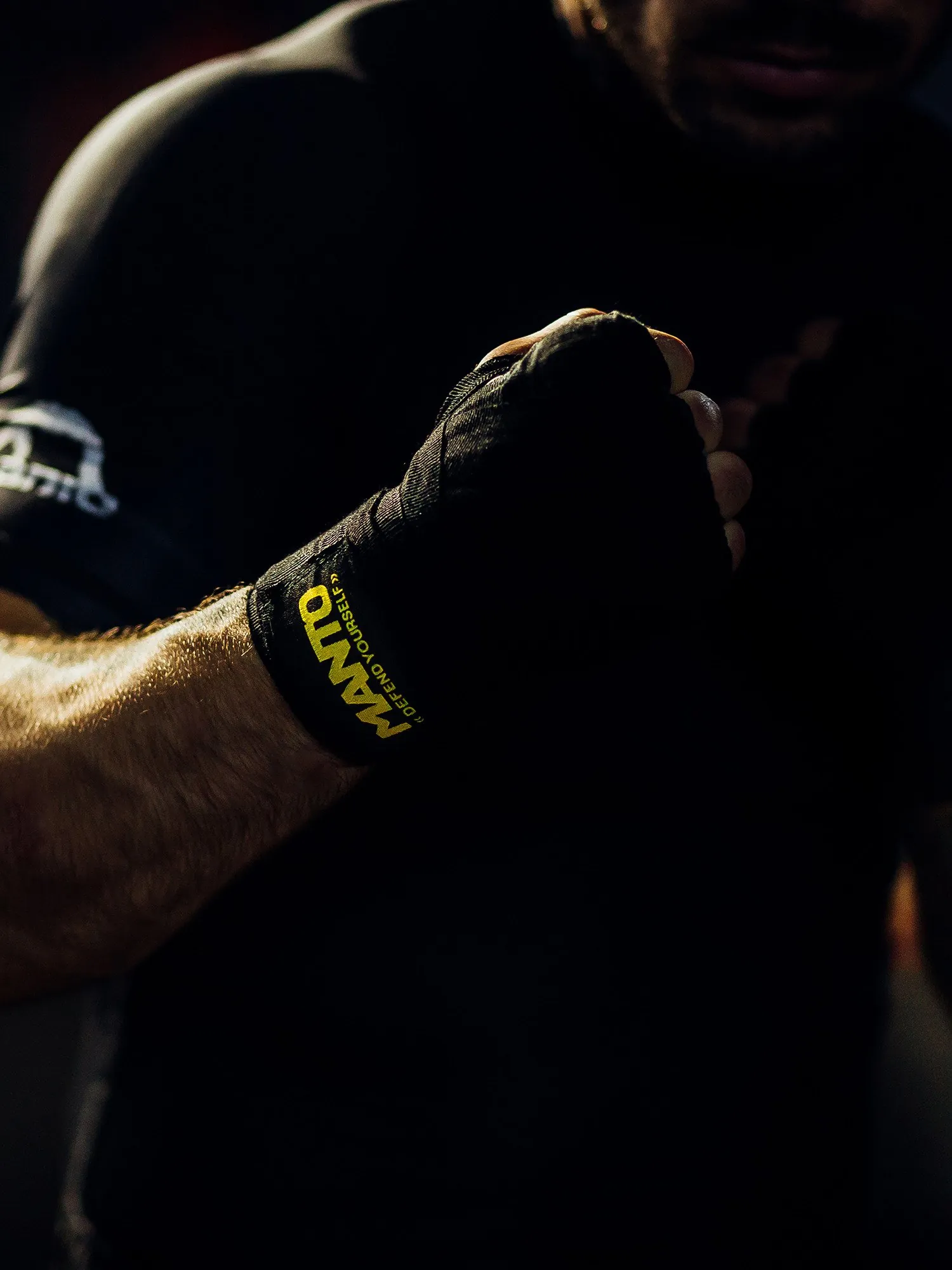eng_pl_MANTO-handwraps-DEFEND-V2-black-2044_1