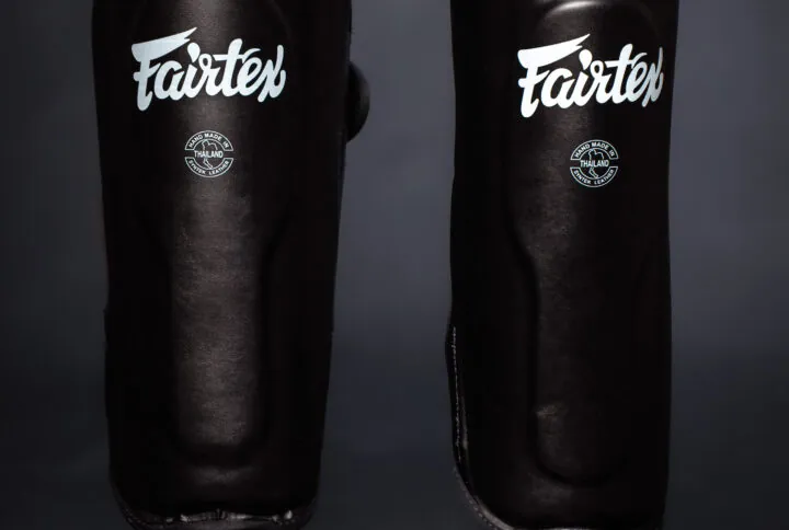 Aparatori Fairtex SP9 Ultra Ergo Negru S-XL - Fightshop